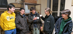 En Auvergne, les étudiants agricoles réveillent leur village